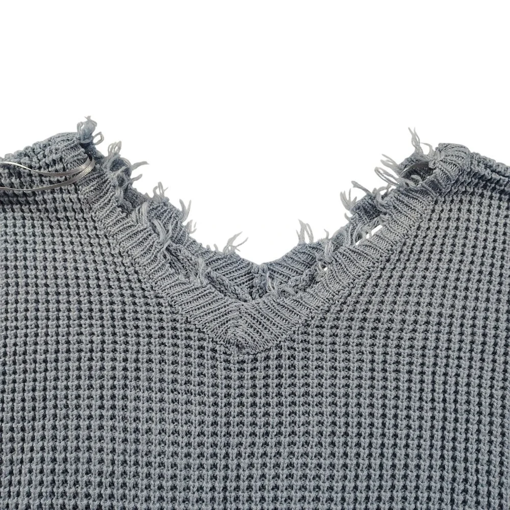 Moon & Madison Kids Small Blue Distressed Waffle Knit V-Neck Sweater SA611